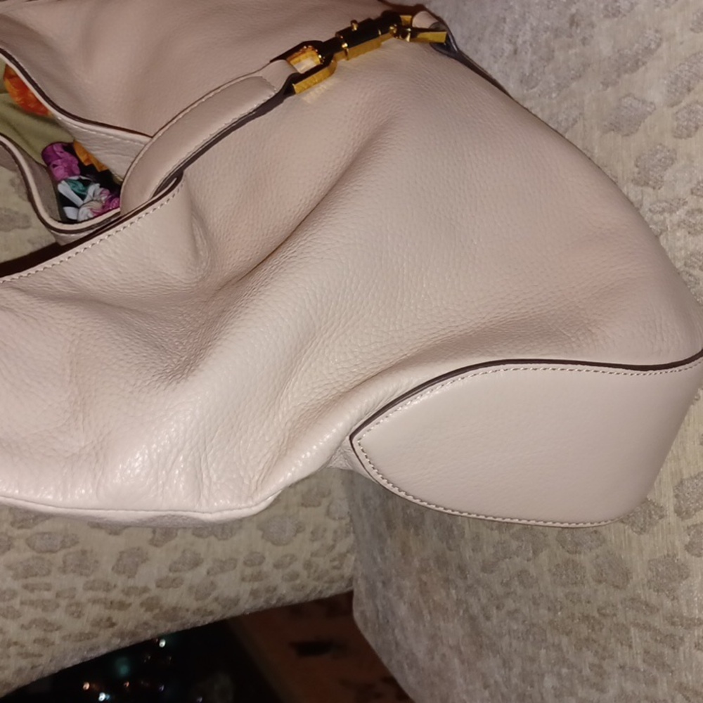 G.I.L.I Nude Pink Pebble Leather Hobo Bag - Picture 7 of 10